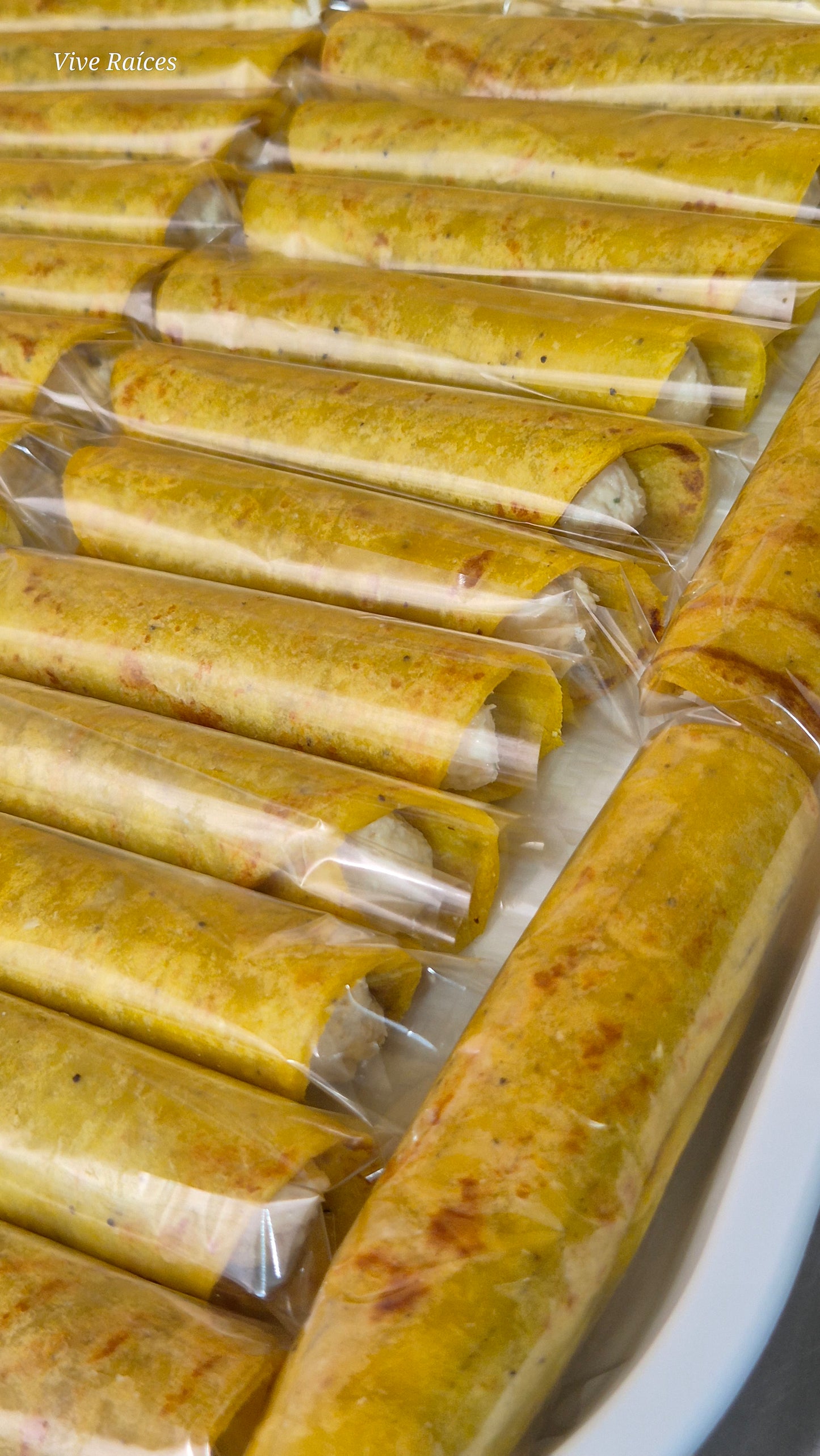 Rollito combinado de yuca y maduro con pollo