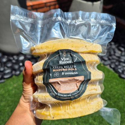 AREPA RELLENA MADURO POLLO
