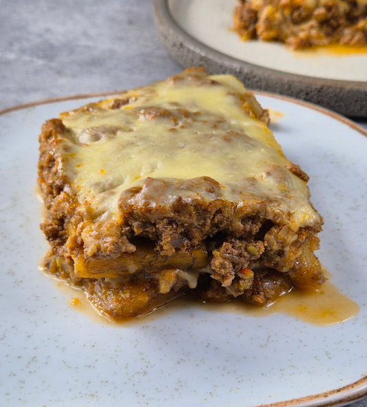 LASAÑA DE PLATANO MADURO Y BOLOÑESA DE CARNE